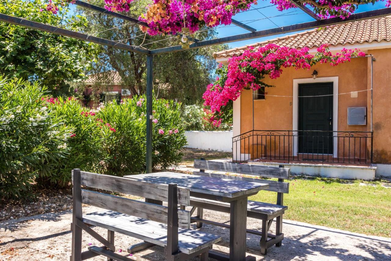 Nemorosa Holiday Houses Méson Yerakaríon Exterior foto